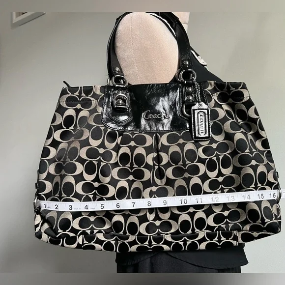 Coach 2011 Ashley Signature Shoulder Bag - Picture 3 of 14